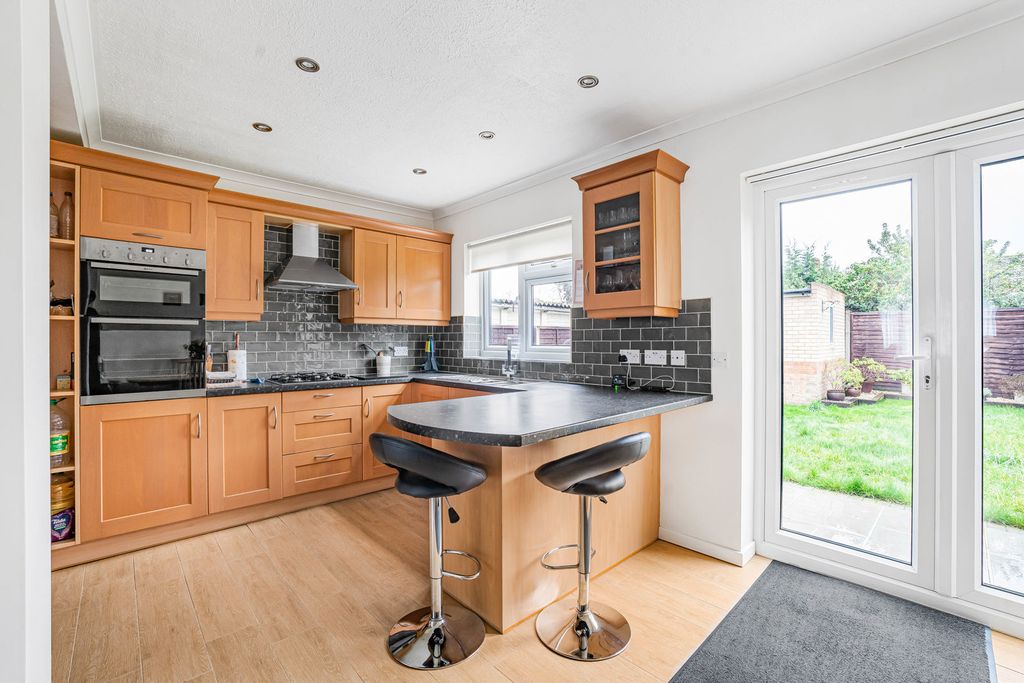 Property photo 3 of 16 Kitchen