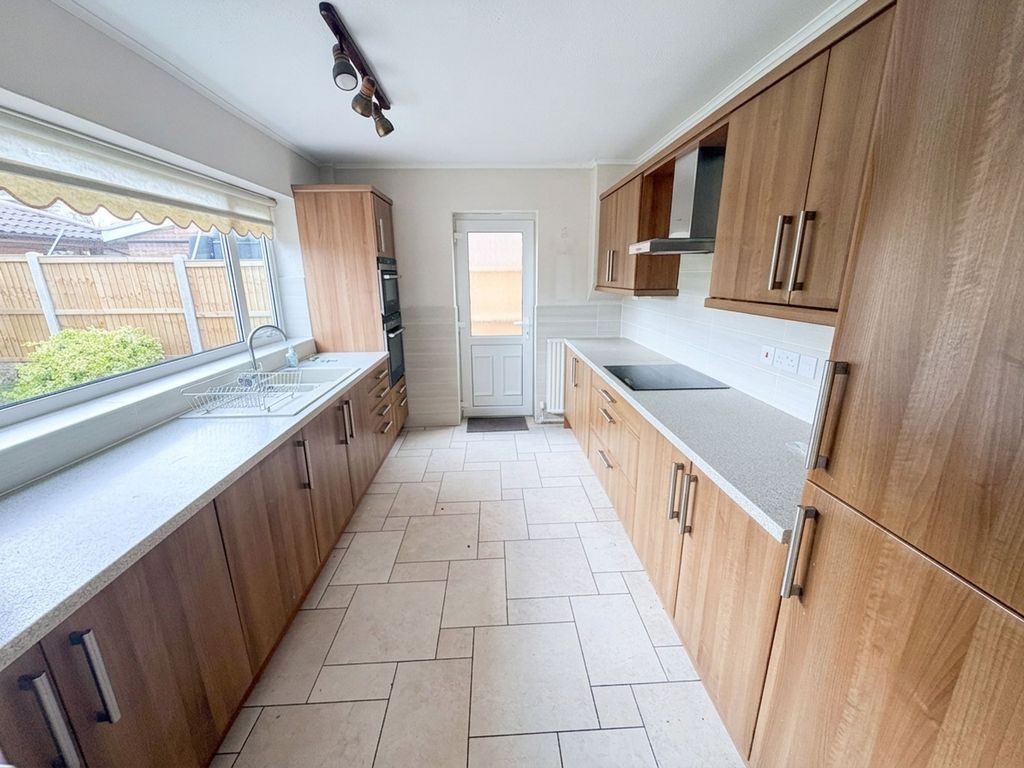 Property photo 3 of 25