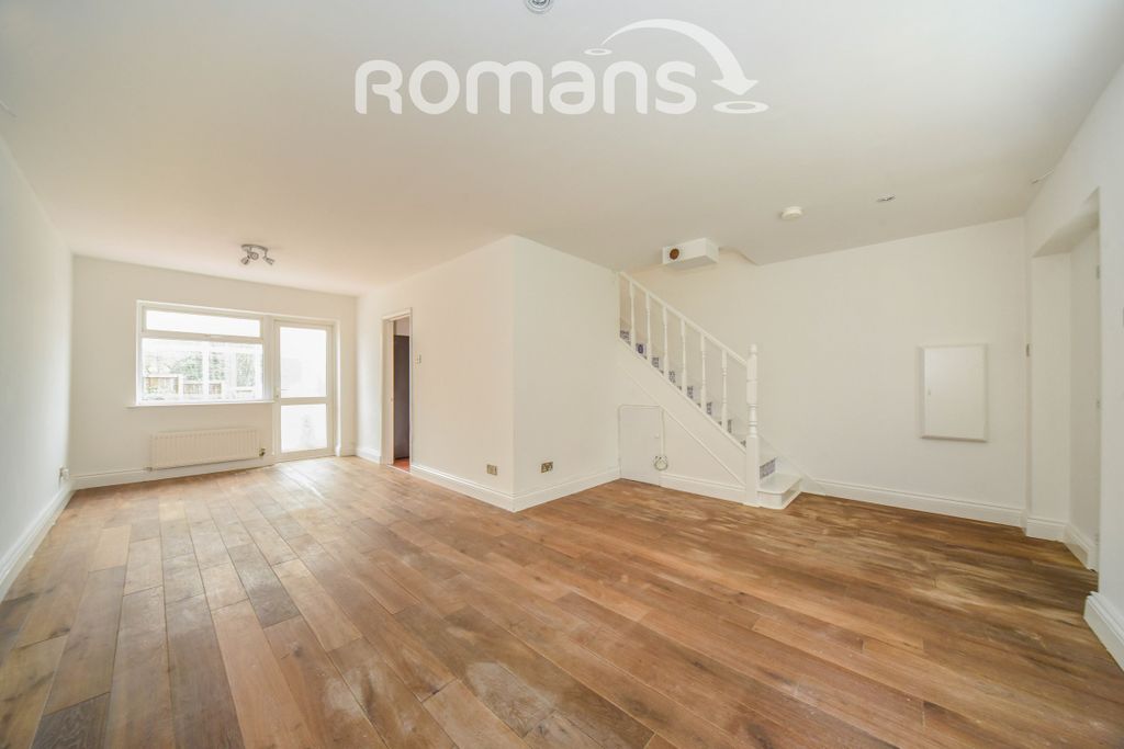 Property photo 3 of 12 Lounge