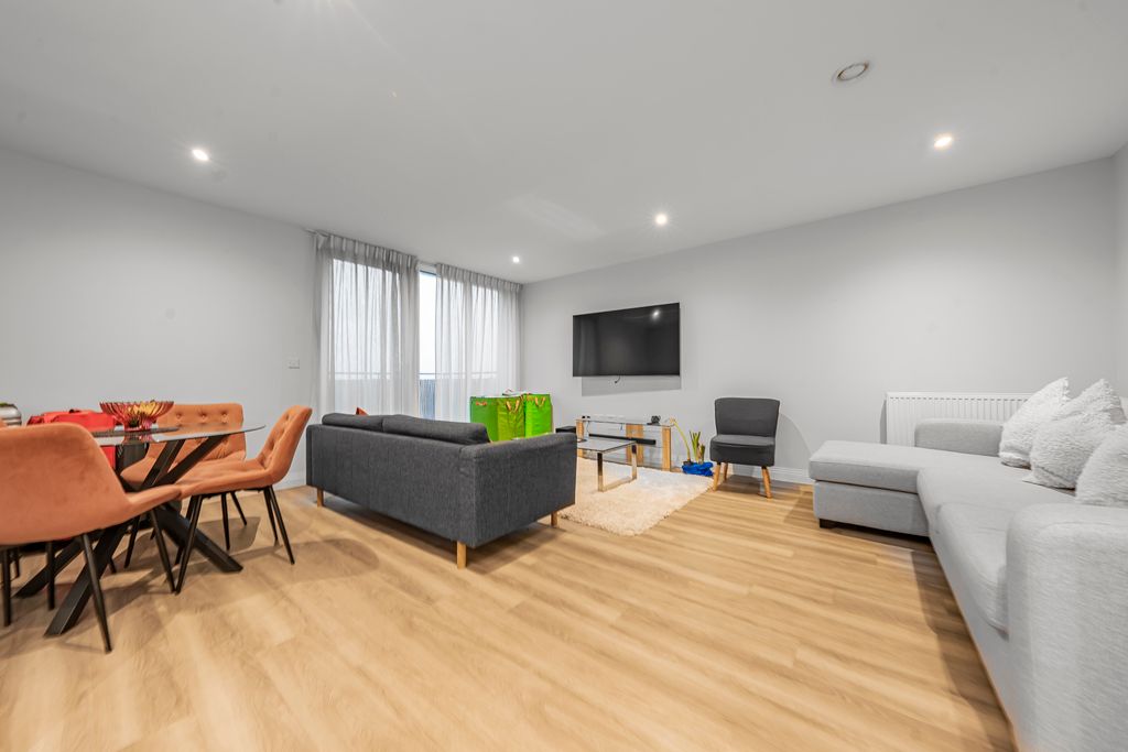 Property photo 2 of 9