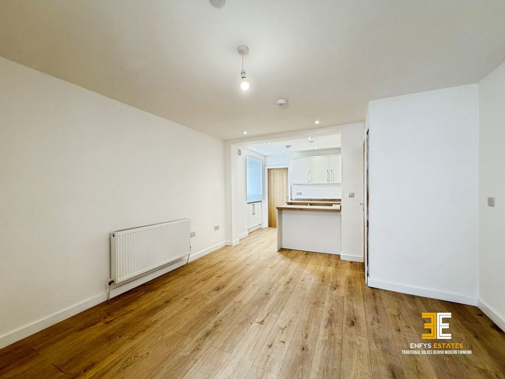 Property photo 3 of 29