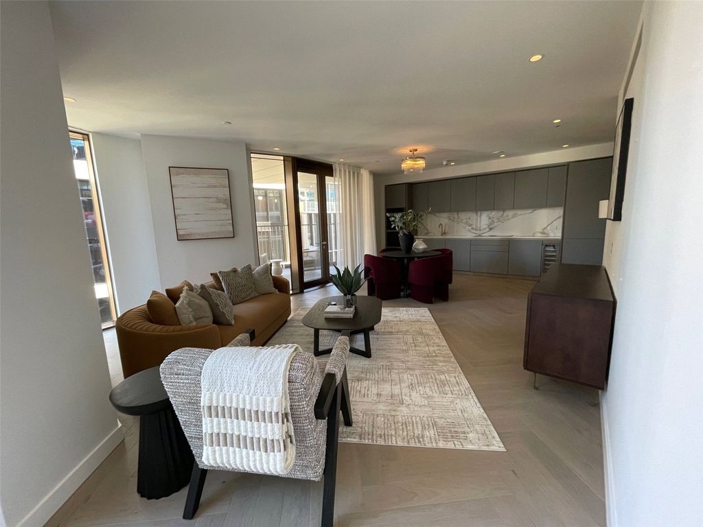 Property photo 2 of 15 Picture No. 12