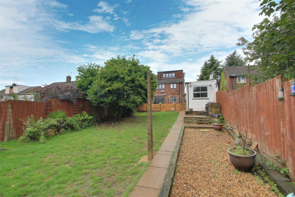 Property photo 2 of 22 Back