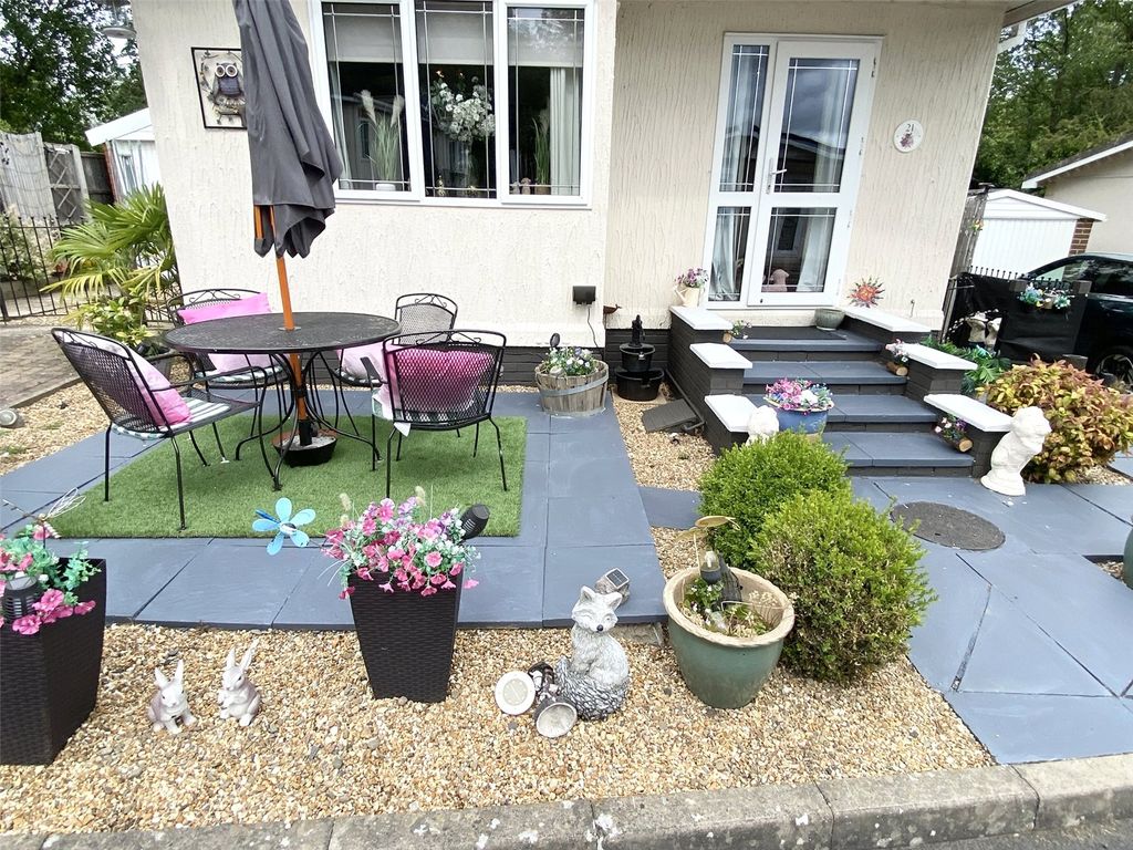 Property photo 2 of 20 Picture No. 17