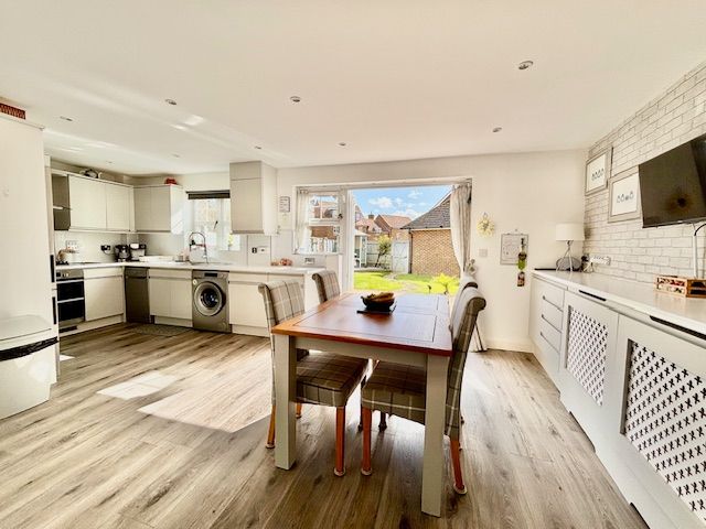 Property photo 3 of 16 Kitchen Dining Room