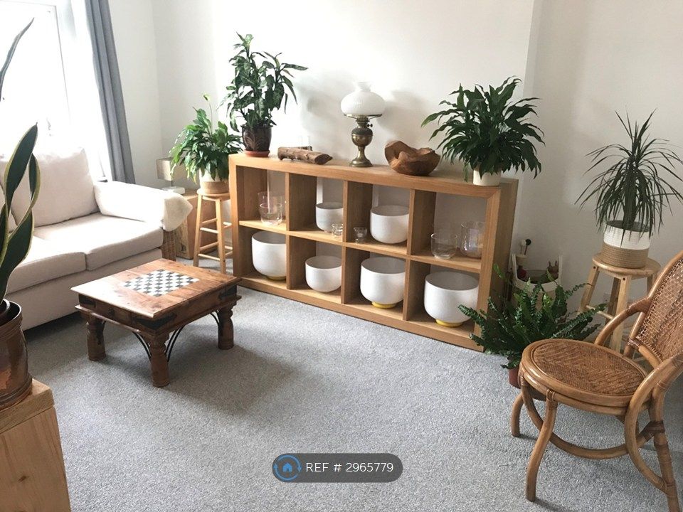 Property photo 2 of 11 Lounge