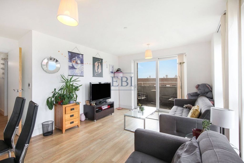 Property photo 3 of 16 Picture No. 21