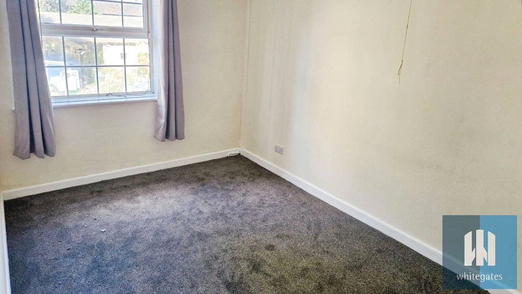 Property photo 3 of 11 Picture No. 30