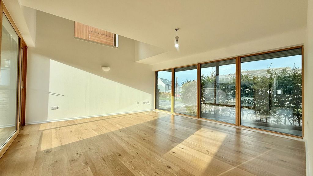 Property photo 3 of 29