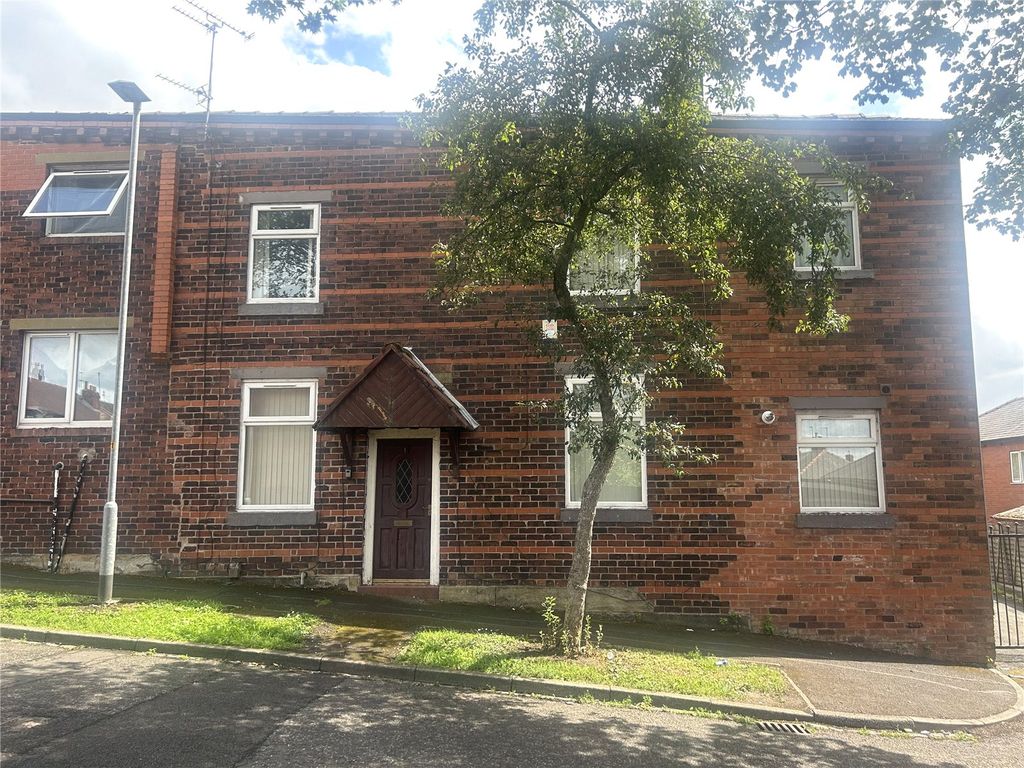 Property photo 1 of 15 External