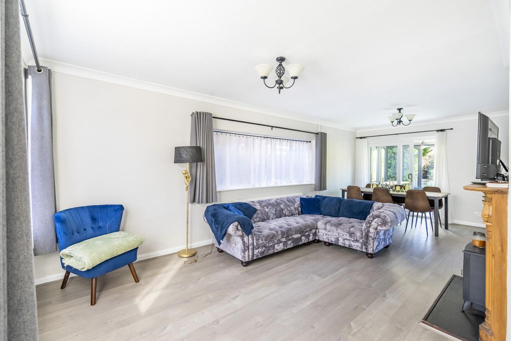 Property photo 2 of 14 Living Room