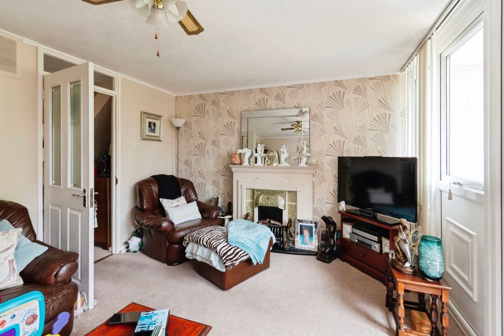 Property photo 3 of 13