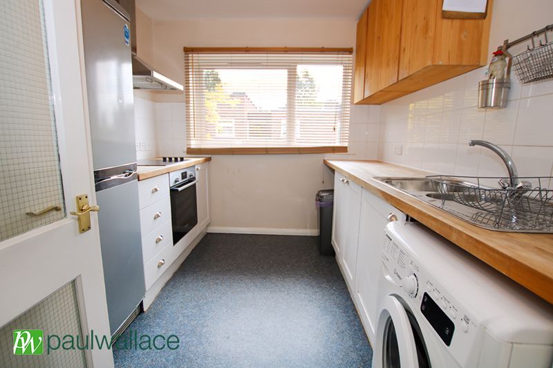 Property photo 3 of 8 Kitchen