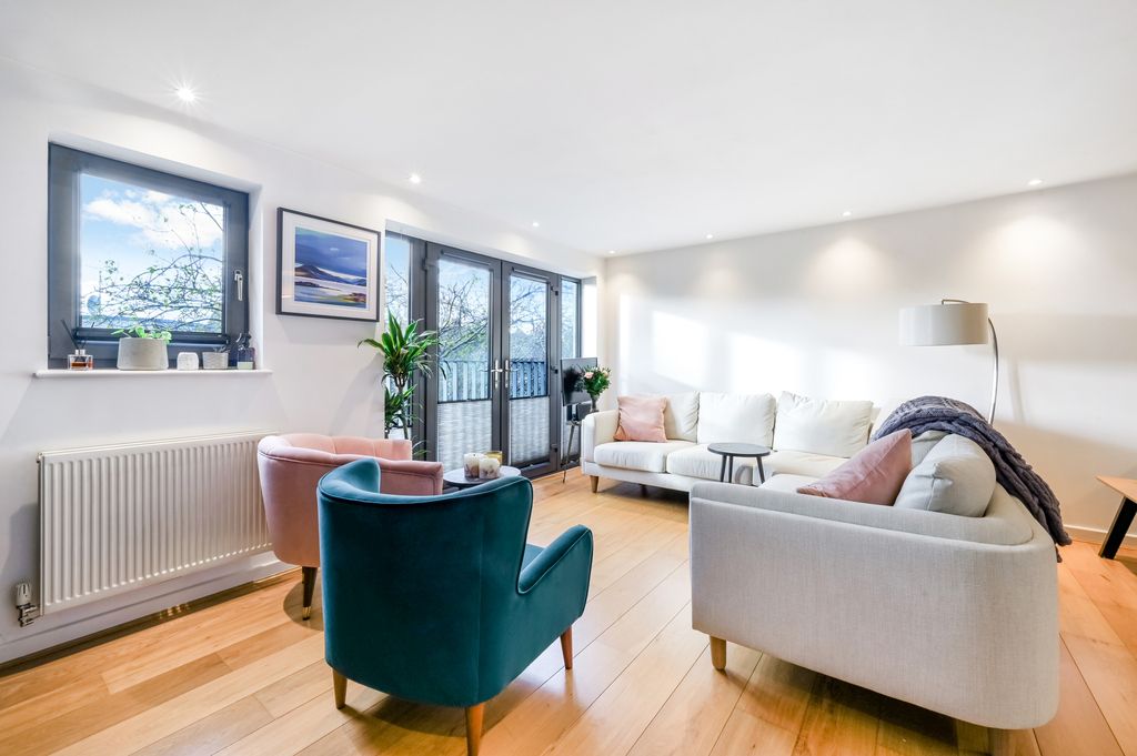 Property photo 3 of 8