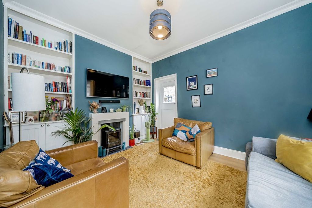 Property photo 2 of 6