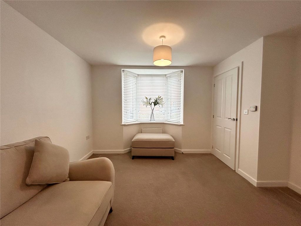 Property photo 3 of 17 Living Room