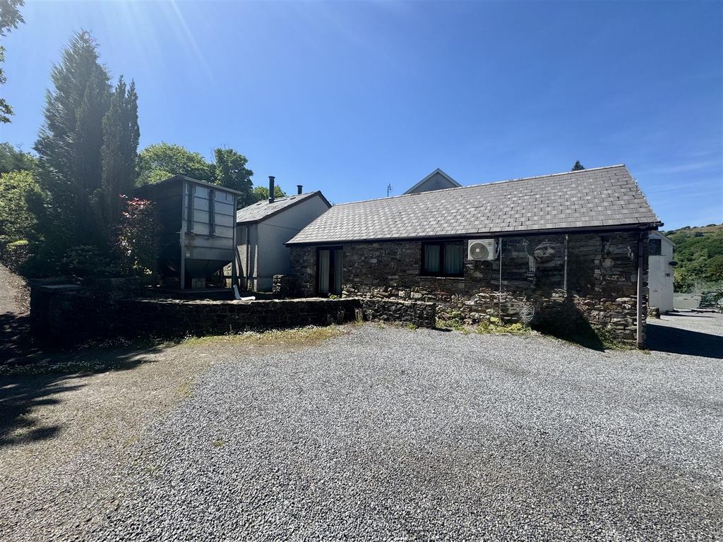 Property photo 2 of 7 Flat 1 Ty Twt