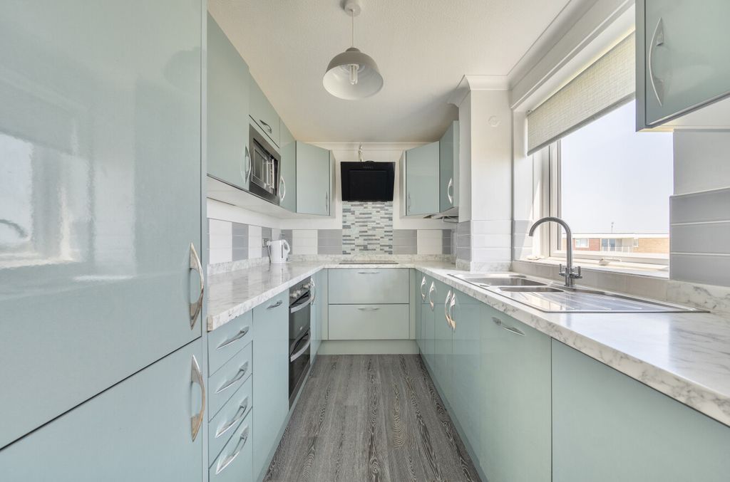 Property photo 3 of 12 1482651-12-6A3A7c...