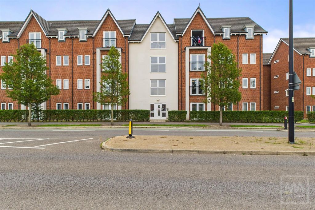 Property photo 1 of 15 Building