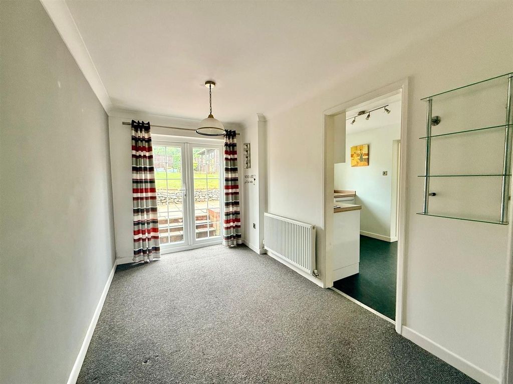 Property photo 3 of 15 Dining Room
