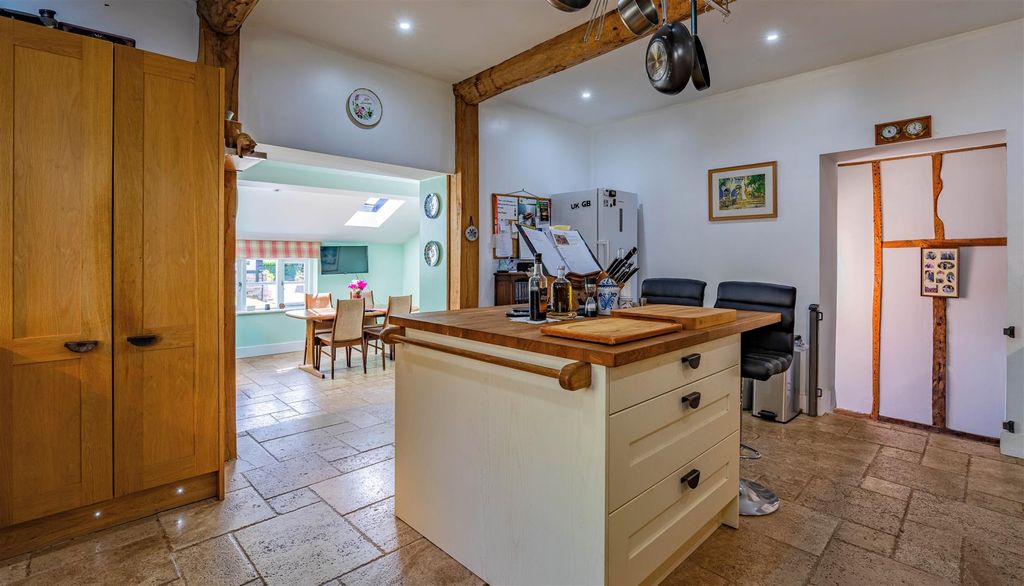 Property photo 3 of 24 1X8A1389-Hdr.Jpg