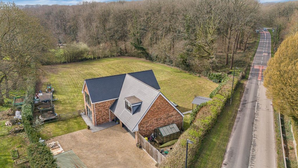 Property photo 3 of 31 Picture No. 32