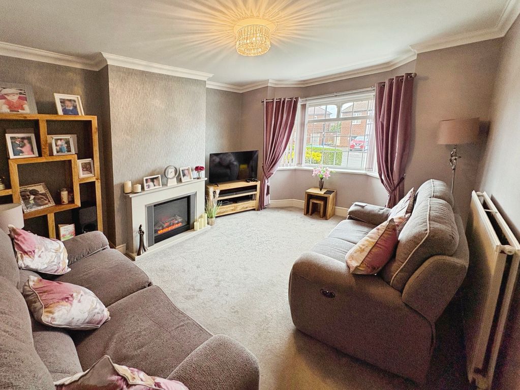 Property photo 2 of 20 Living Room