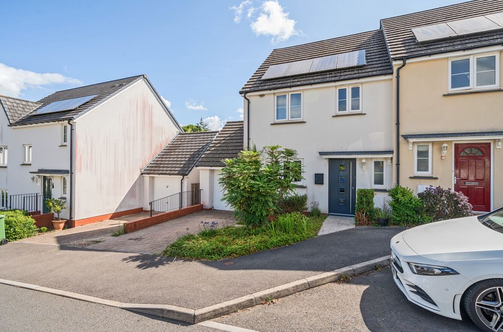 Property photo 1 of 15 Bampton, Seddons