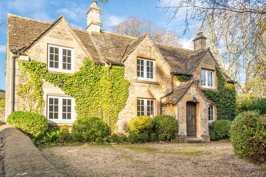 Property photo 1 of 18