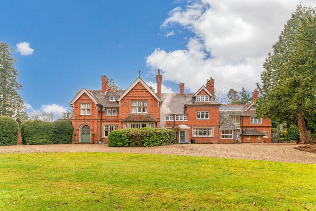 Property photo 1 of 25