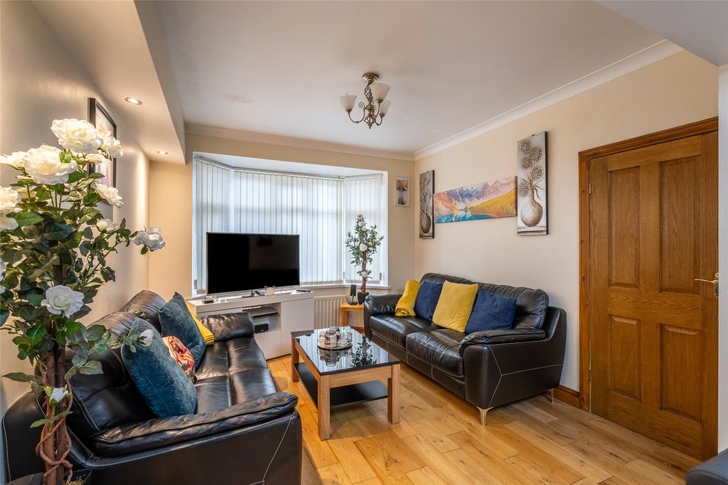 Property photo 3 of 35 Picture No. 28