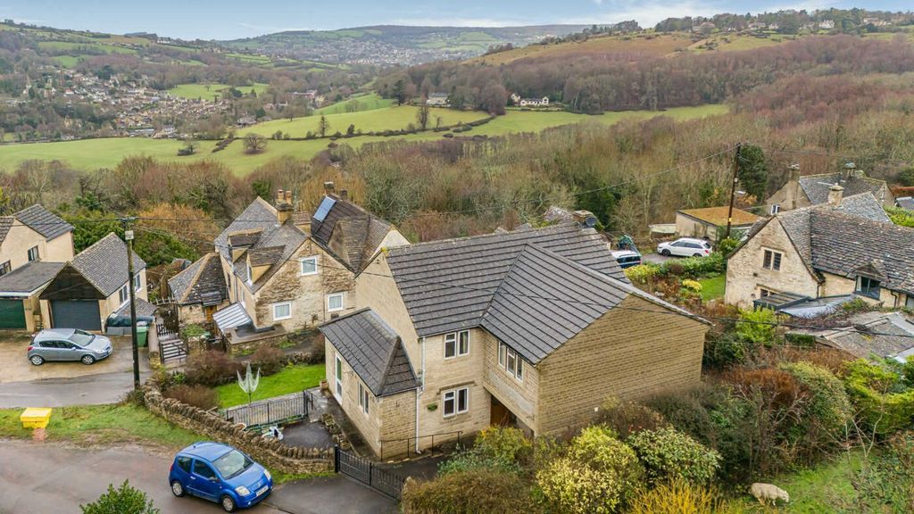 Property photo 1 of 27