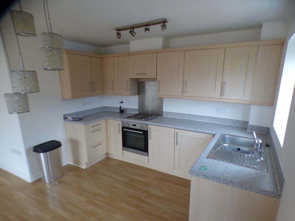 Property photo 2 of 12 Kitchen
