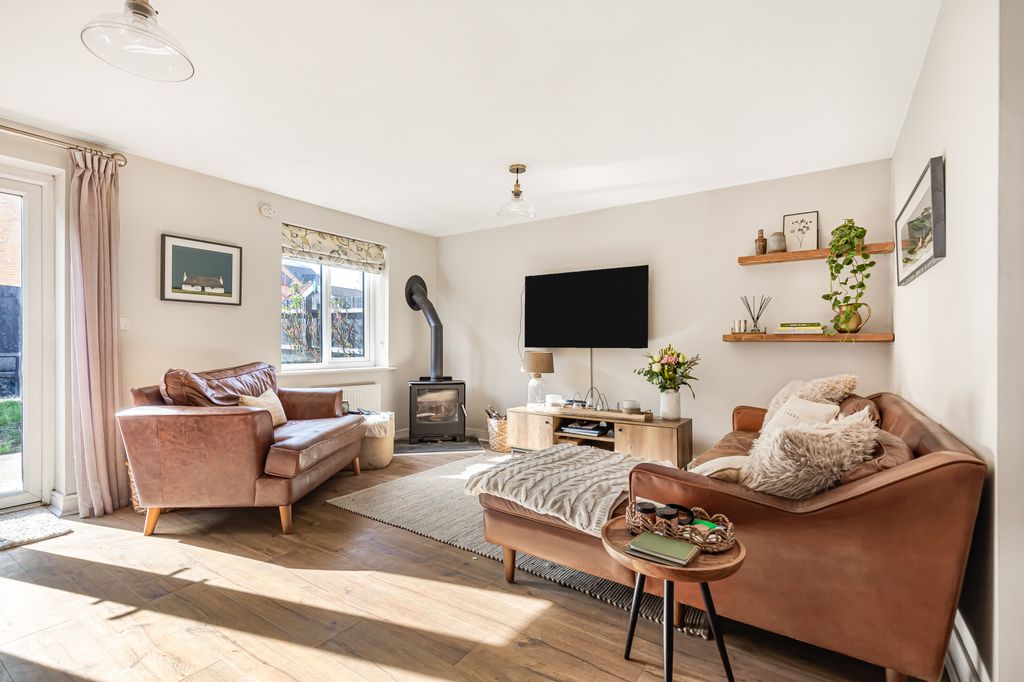 Property photo 2 of 32 3774671