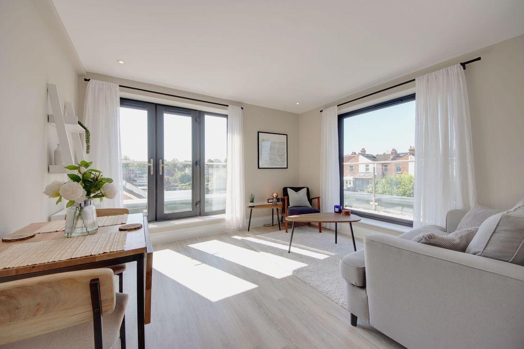 Property photo 1 of 8 Living Room