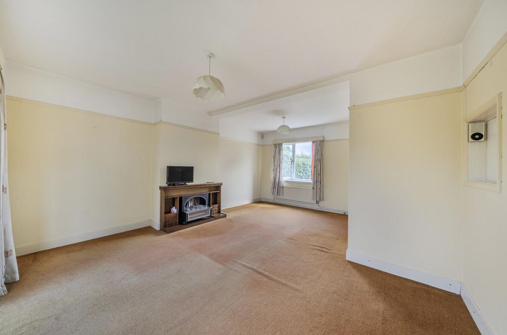 Property photo 3 of 15 Living Room