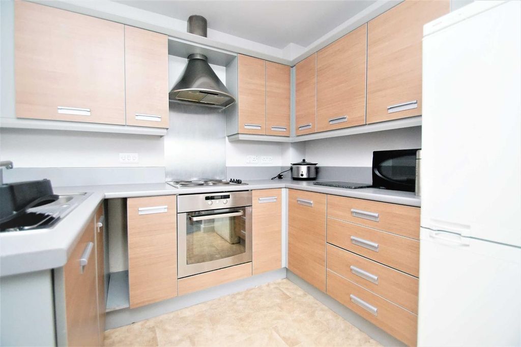 Property photo 2 of 6