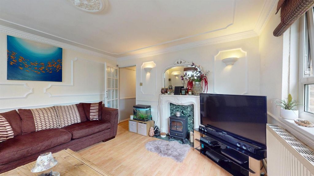 Property photo 2 of 7 Living Room At House For Sale At E16, By Barrain l