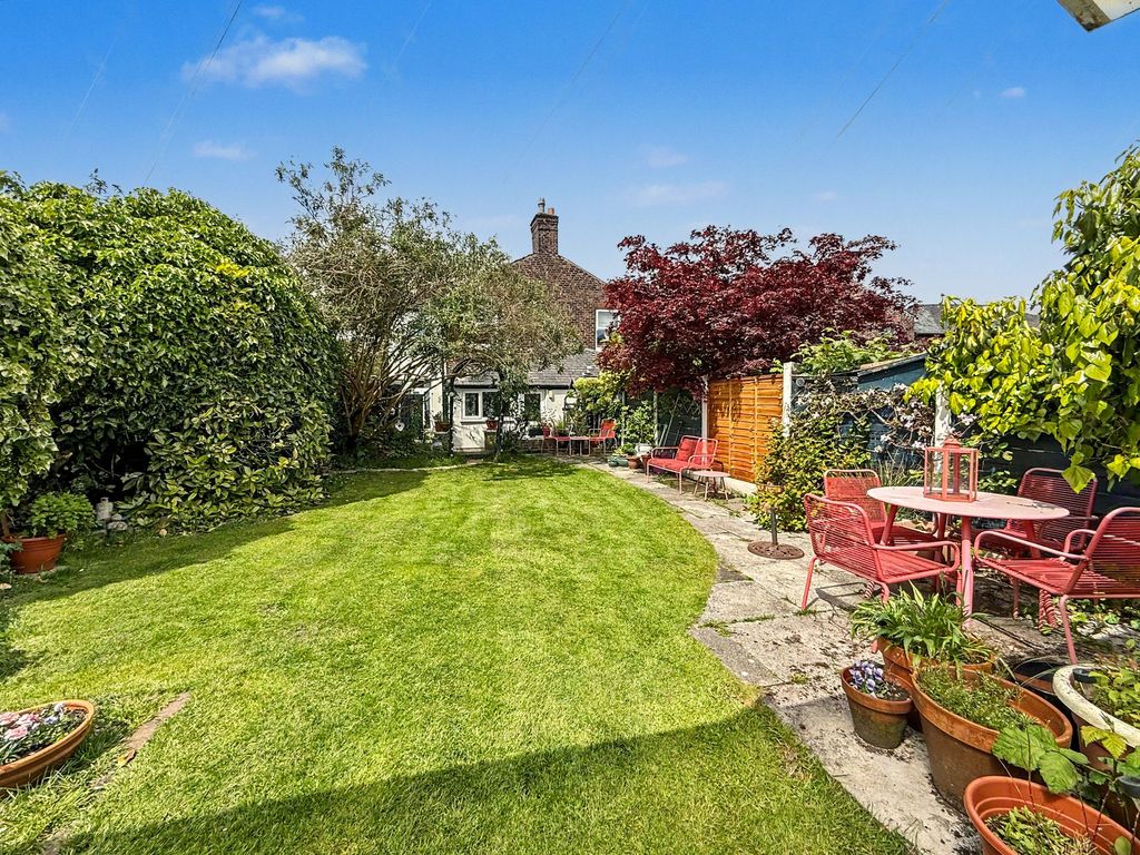 Property photo 2 of 32