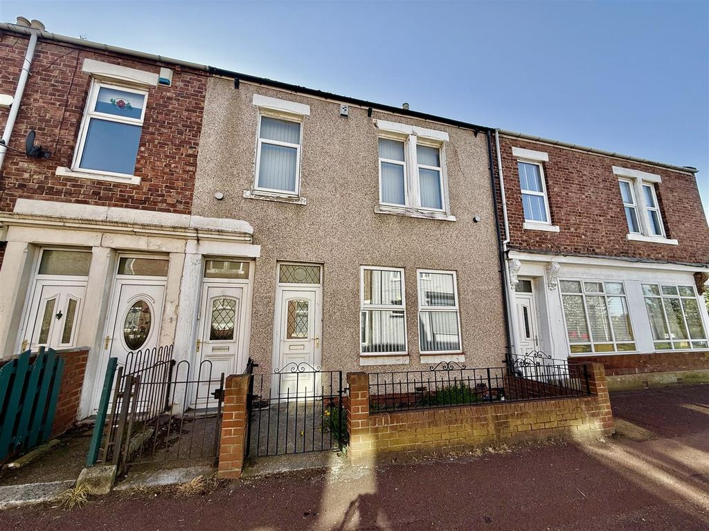 Property photo 1 of 7 External