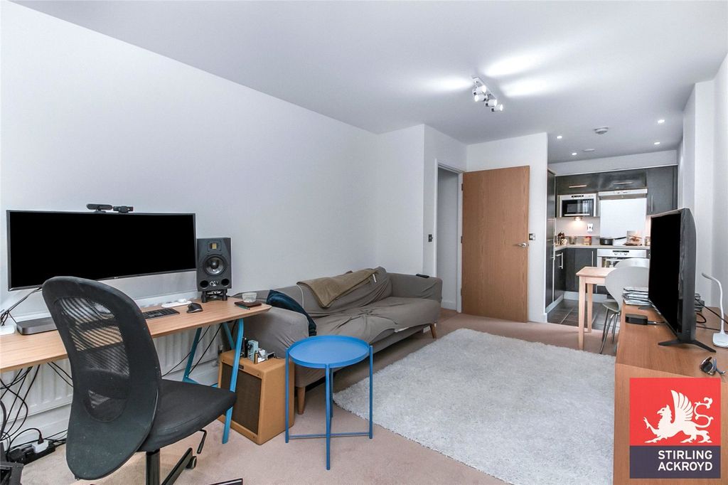 Property photo 3 of 9 Reception Room