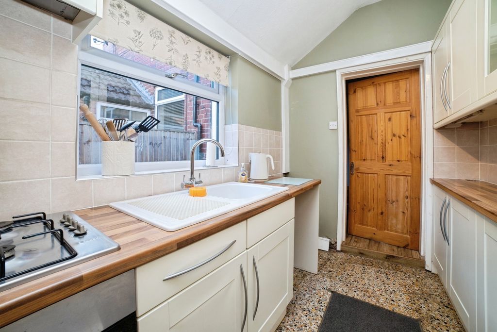 Property photo 3 of 17 Photo