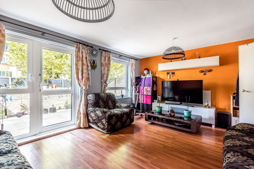 Property photo 2 of 14 Reception