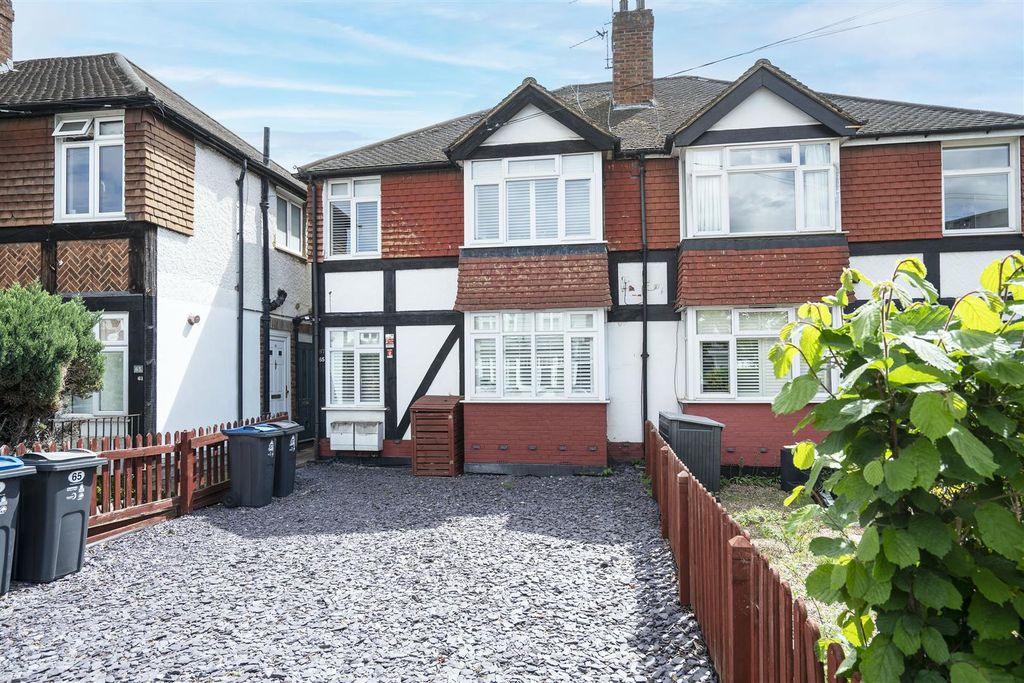 Property photo 1 of 13 65 Abbott Ave, Wimbledon Chase, Sw20 8Sg External