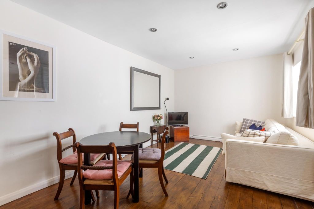 Property photo 2 of 17 Image