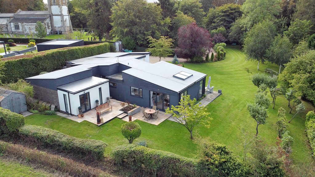 Property photo 2 of 47