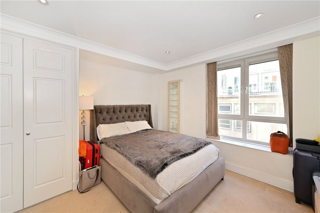 Property photo 2 of 12 Picture No. 17