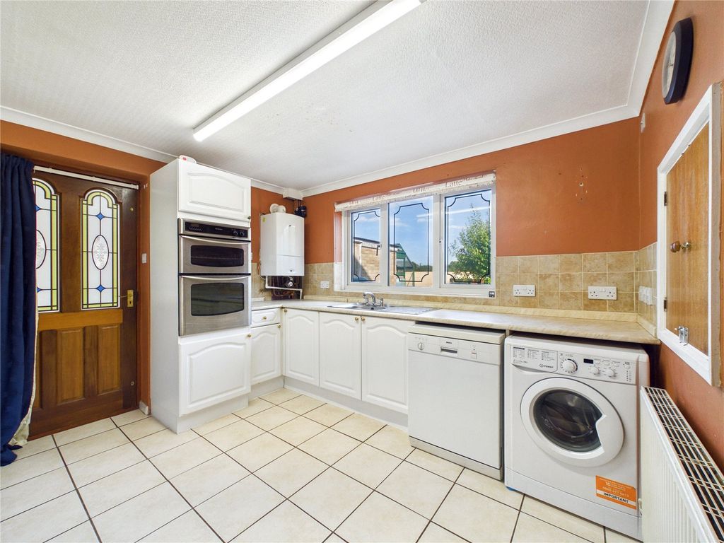 Property photo 3 of 16 Picture No. 11