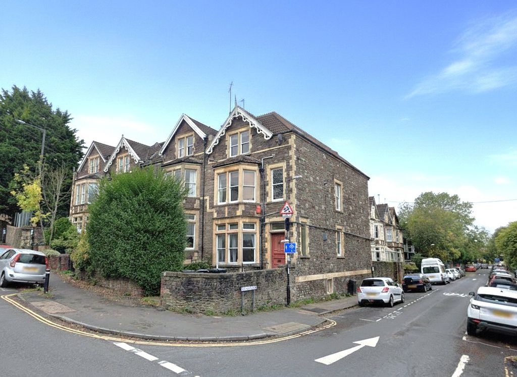 Property photo 2 of 14 Picture No. 15