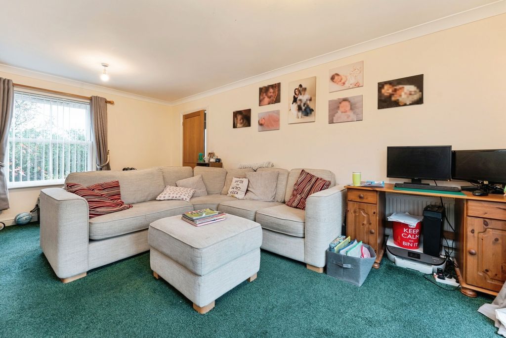 Property photo 3 of 17 Photo